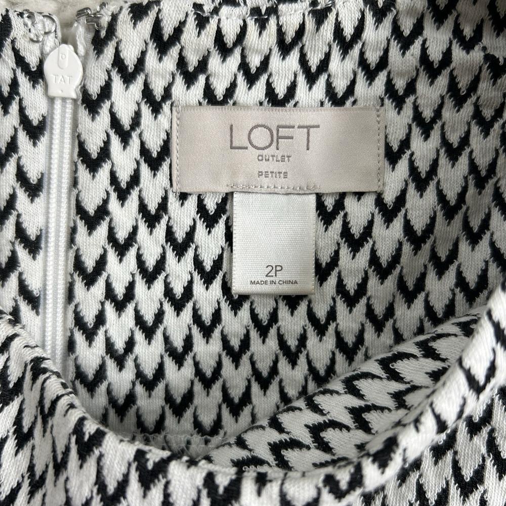 LOFT Petite Black and White Print Skater Dress Sz 2 Sleeveless Knit Mod Comfort - Picture 15 of 16